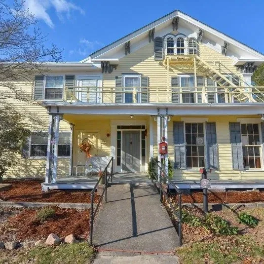 Gilly's House Front